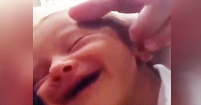 When This Mommy Soothes Her Baby, She Gets The BEST Response. So Much PRECIOUSNESS!