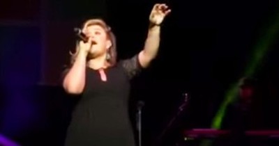 This Superstar Just Brought JESUS To The Stage With This Cover Of Taylor Swift’s Mega Hit. WOW! 