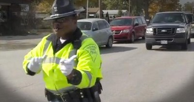 This Dancing Traffic Cop Just Made Morning Commutes My New Happy Place! LOL! 