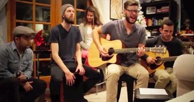 Acoustic Version Of ‘The First Noel’ Will Fill You With Christmas Joy 