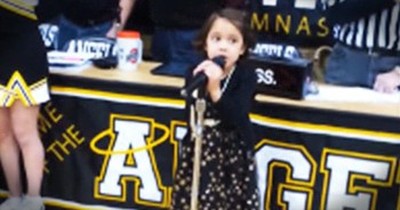 6-Year-Old Sings Amazing Rendition Of The National Anthem For Over 1000 People 