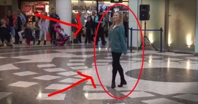 40 Irish Dancers STUN An Entire Mall With Incredible Flash Mob 