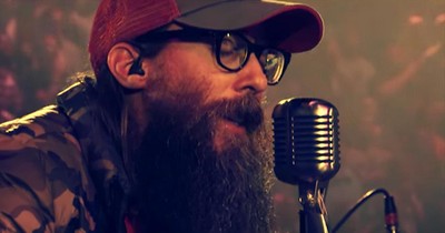 ‘How He Loves Us’ – Crowder Performance Live From Passion