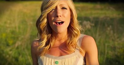 ‘The Broken Beautiful’ – Upbeat Worship From Ellie Holcomb Will Leave You Smiling