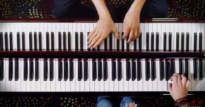 2 Dueling Piano Players Will Leave Your Jaw On The Floor 