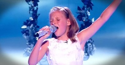Little Girl Shows BIG Vocals With Passionate Performance Of ‘Reflection’ 
