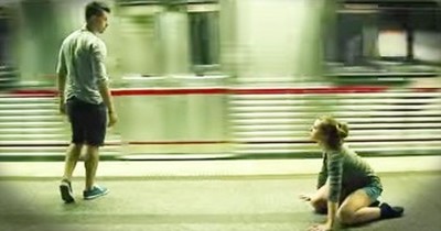 Mesmerizing Modern Dance In Subway 