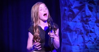 Young Girl Sings CHILLLING Mash-Up Of ‘Amazing Grace’ And ‘America The Beautiful’ 