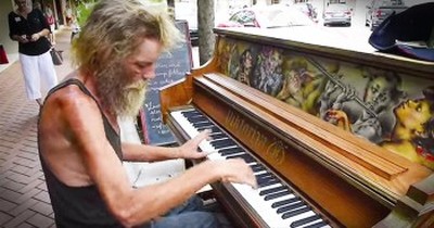 Homeless Man Sits At Piano And STUNS The Entire Crowd 
