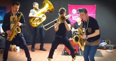 Talented Subway Performance Will Leave You STUNNED 