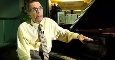 82-Year-Old With Parkinson’s Disease Plays Piano Beautifully 