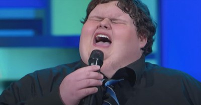Bullied 640-Pound-Teen Sings ‘Amazing Grace’