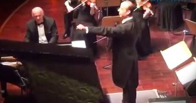 Conductor Turns Audience Into A Musical Instrument  