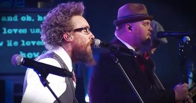 MercyMe And Crowder Sing Amazing Worship Medley At The Dove Awards 