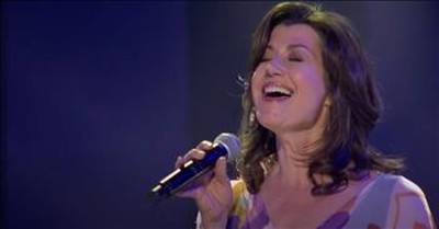 ‘Thy Word’ – Live Performance From Amy Grant 