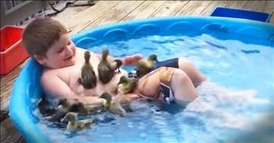 Little Boy Has Adorable Pool Time With Ducklings 