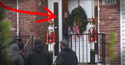 Carolers Can’t Get People To Open Their Doors Until THIS! 