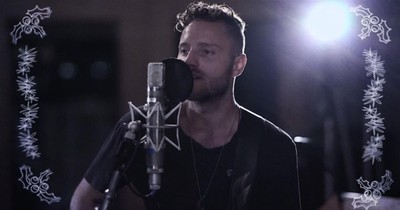 Dan Bremnes - Jingle All The Way (Acoustic)