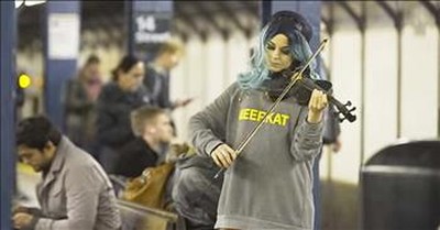 Violinist Lindsey Stirling Disguises Herself To Play ‘Hallelujah’ In Subway 