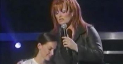 Wynonna Judd Sings Tearful Song For Baby Sister Ashley 