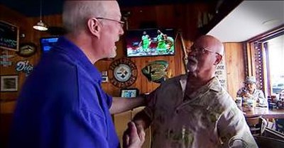 2 Friends Have Heartwarmin Reunion At Bar 40 Years Later 