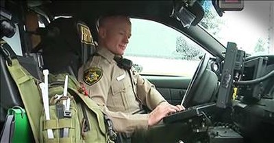 Police Officer Prays With Driver Instead Of Writing A Ticket 