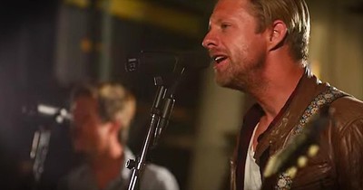 'Live It Well' - Powerful Worship From Switchfoot