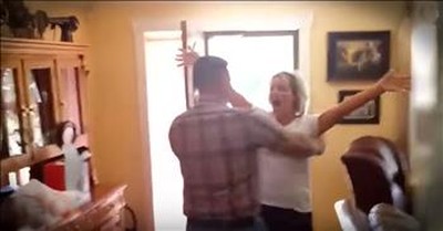 Soldier Surprises Mom After Being Away For 4 Years 