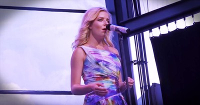 Jackie Evancho Touchingly Sings 'Ave Maria'