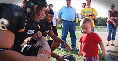 2 College Football Players Help Grandma Save Toddler Locked In Hot Car 