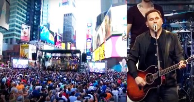Matt Redman Turns Times Square Into A Church 