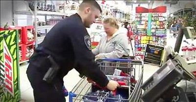Police Officer Pays It Forward With Struggling Family For Christmas 