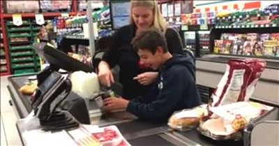 Cashier Makes The Day Of A Boy With Cerebral Palsy In The Most Adorable Way 