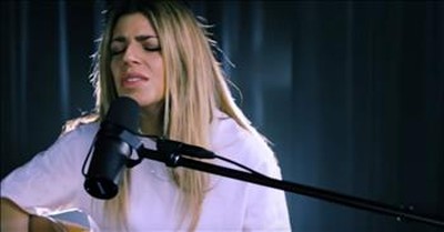 Hillsong Worship Performs 'What a Beautiful Name' at KLove 