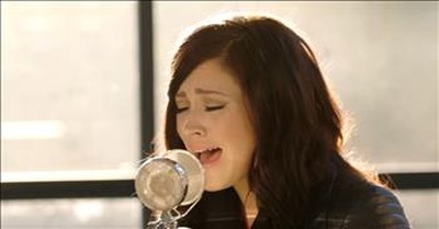 Kari Jobe's Gorgeous Acoustic Performance Of 'Let Your Glory Fall' 