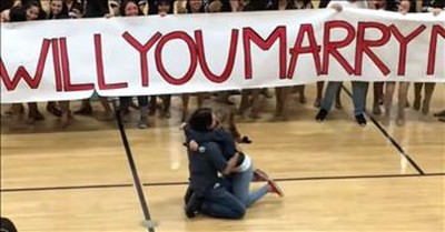 Girlfriend Goes Crazy Over Surprise Flashmob Proposal 