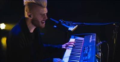 Colton Dixon Performs New Song All That Matters at KLOVE 