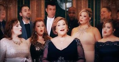 Sandi Patti And A Cappella Choir Perform 'Beauty and the Beast' 