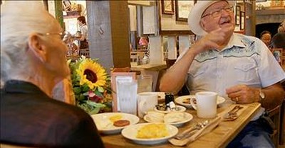 Couple Visits Every Cracker Barrel In The Country 