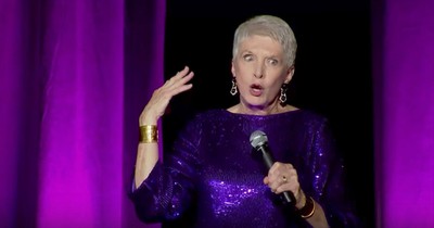 Jeanne Robertson Hilariously Struggled With A Body Suit