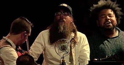 'How He Loves' - Passion And Crowder Live Performance 