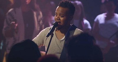 'Be Still' - Live Worship From Travis Greene
