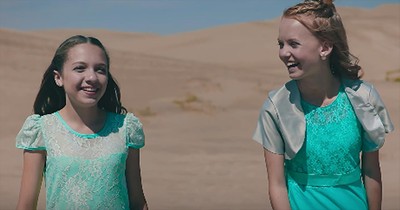2 Girls Sing 'Amazing Grace (My Chains Are Gone)'