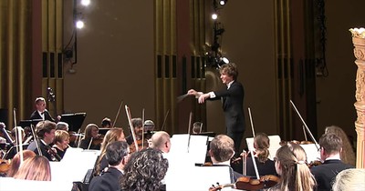 Loud Symphony Note Makes Woman Scream During Concert 