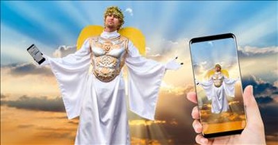 The Angel Gabriel Sends Text To Announce Jesus' Birth 
