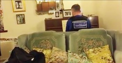 Police Officer Comforts Theft Victim With Piano Skills 