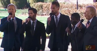 Gaither Vocal Band Performs 'Because He Lives' At Billy Graham Funeral