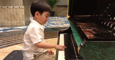 Five-Year-Old Piano Prodigy Plays Chopin