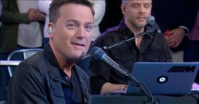 'Surrounded (Fight My Battles)' - Michael W. Smith Performs With Choir 