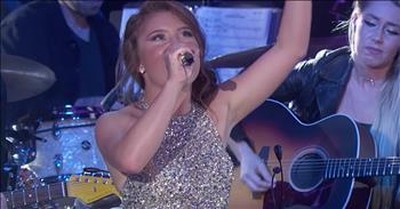 Country Girl Earns Standing Ovation With Martina McBride Song 